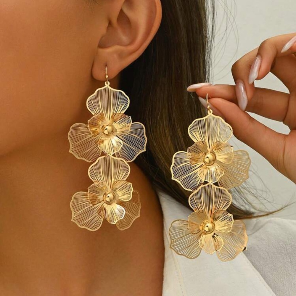 Gold Flower Earrings, Floral Earrings